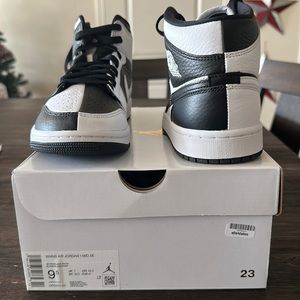Women’s Air Jordan 1 Mid SE